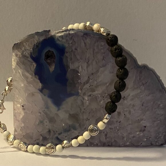 Magnesite essential oil bracelet  NEW - Picture 3 of 3